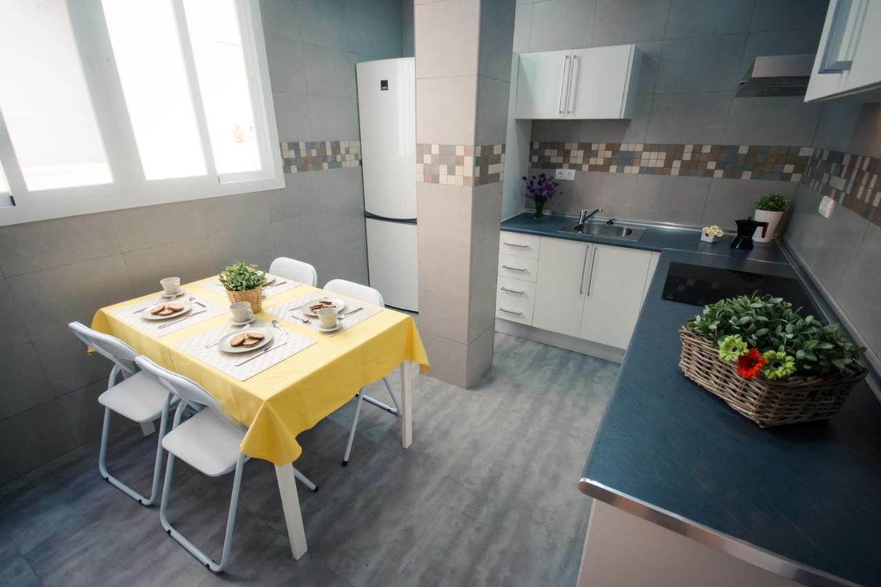 Holidays2Malaga Heredia 3 bedroom opposite Malaga Port Exteriör bild