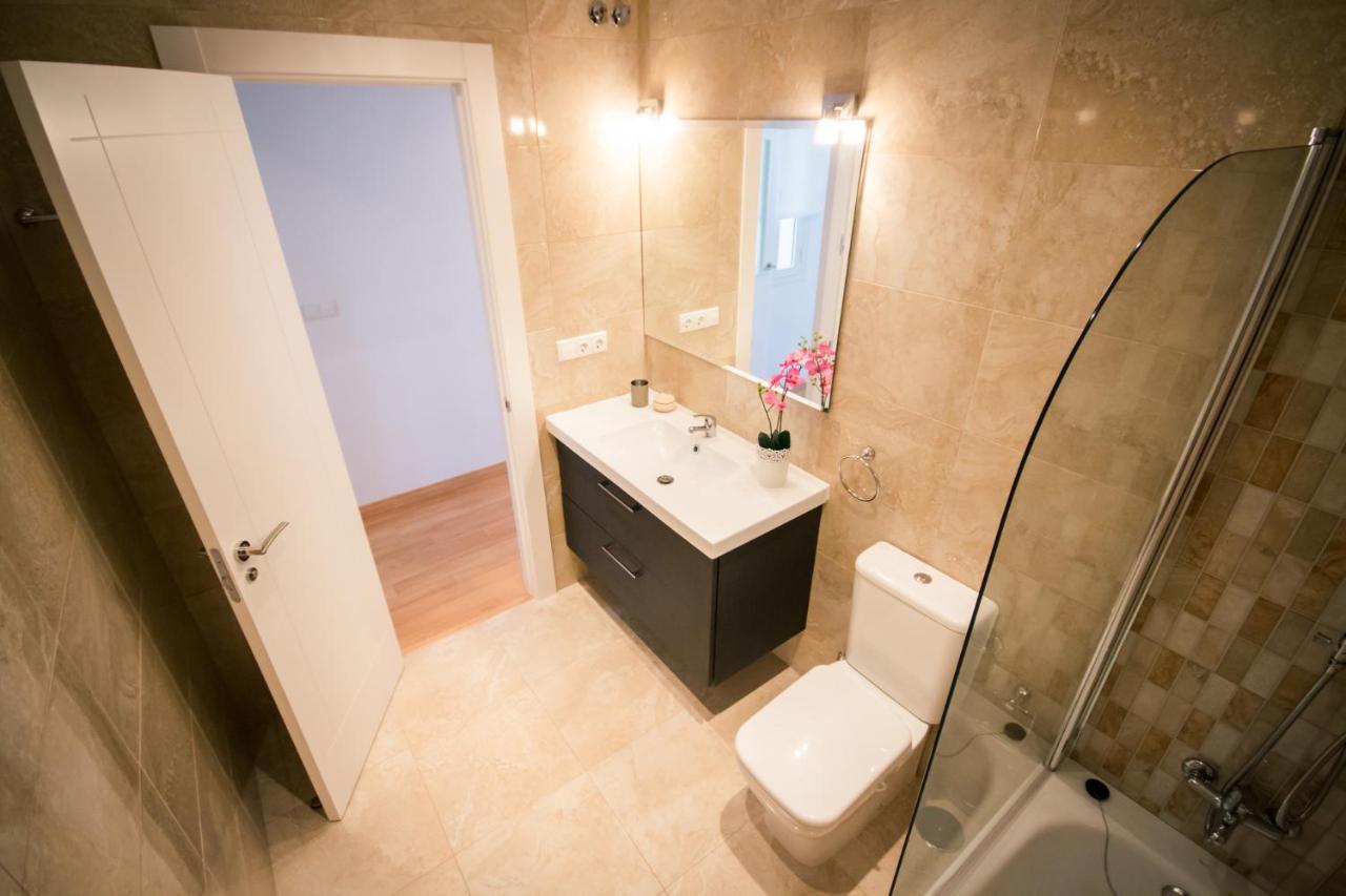 Holidays2Malaga Heredia 3 bedroom opposite Malaga Port Exteriör bild