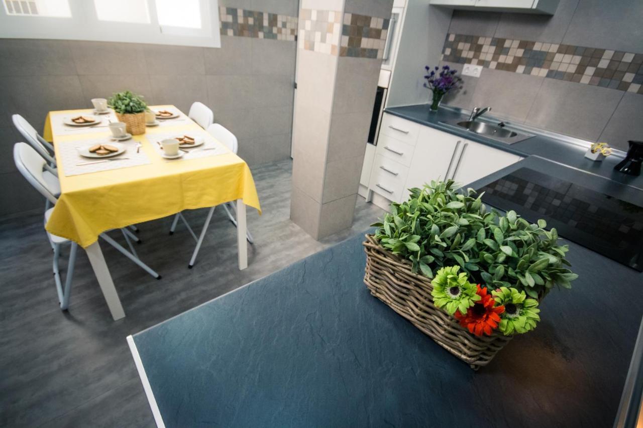 Holidays2Malaga Heredia 3 bedroom opposite Malaga Port Exteriör bild