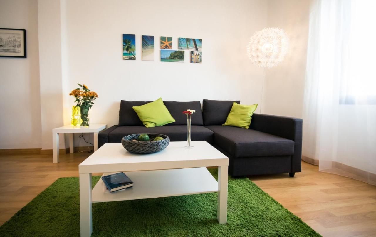 Holidays2Malaga Heredia 3 bedroom opposite Malaga Port Exteriör bild
